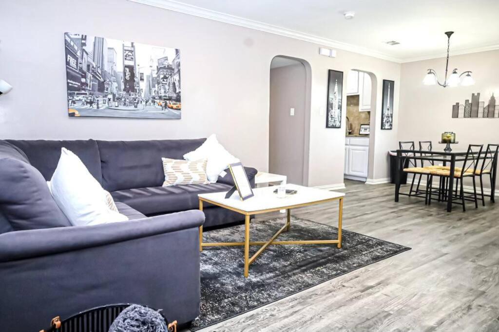 Comfy Two-Bedroom Apartment In Arlington Eksteriør bilde